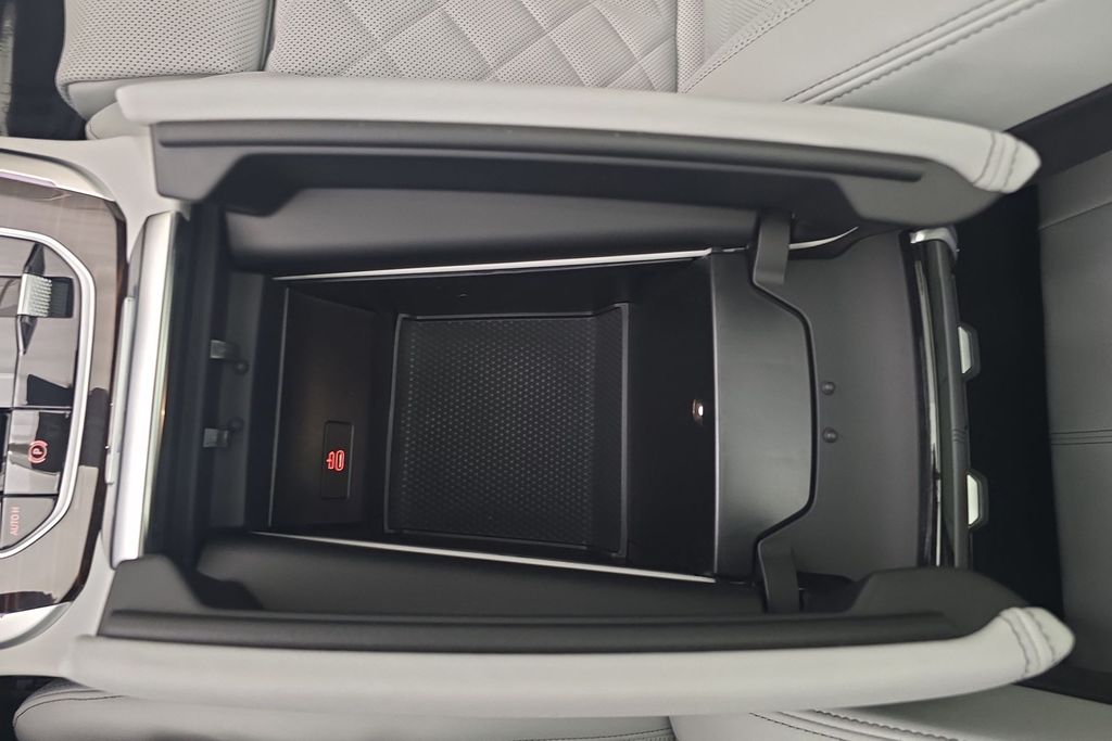 Vehicle image 22 of 31