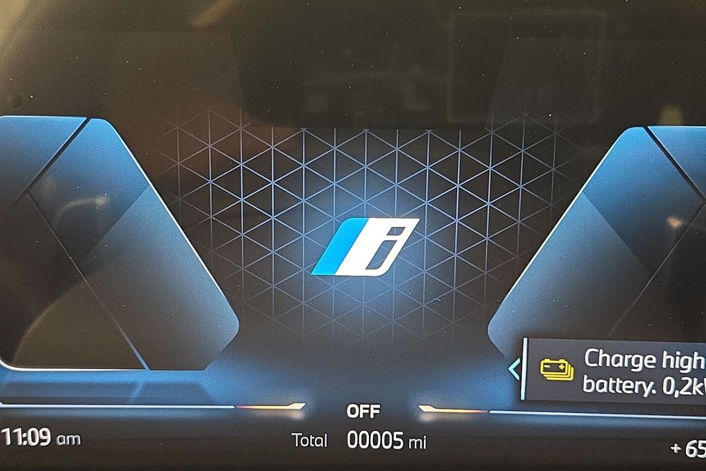 Vehicle image 16 of 31