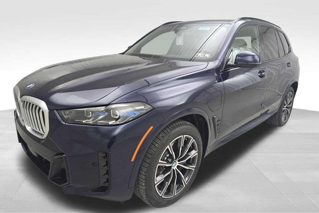 Vehicle image 2 of 31