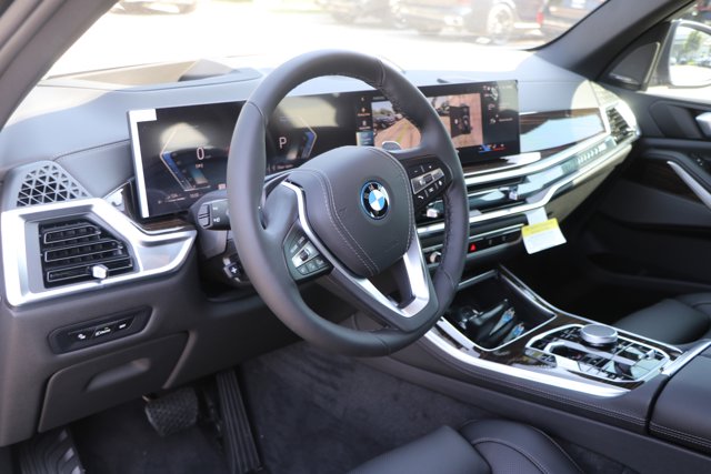 Vehicle image 13 of 38