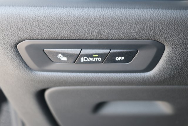 Vehicle image 24 of 38