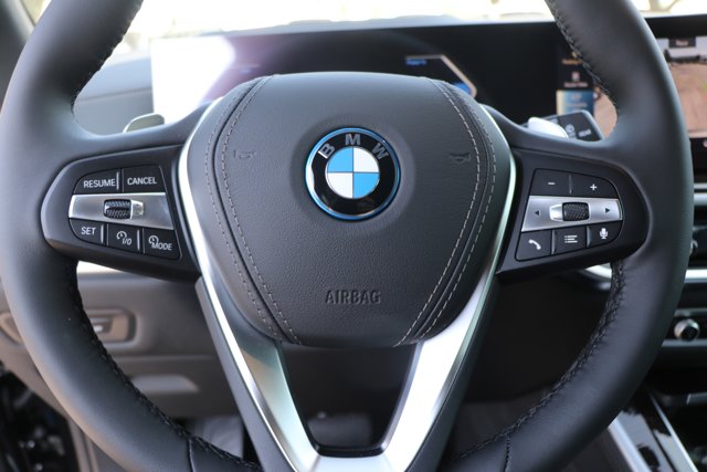 Vehicle image 16 of 38