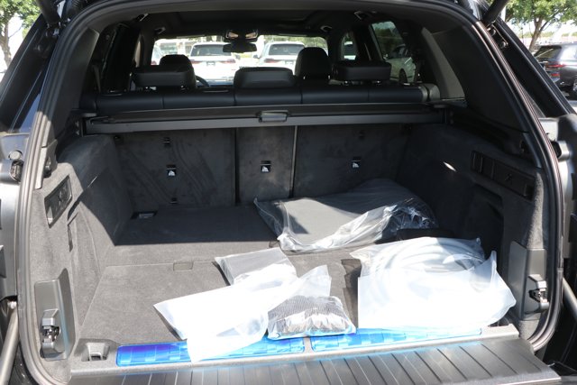 Vehicle image 36 of 38
