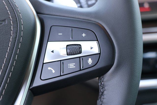 Vehicle image 18 of 38
