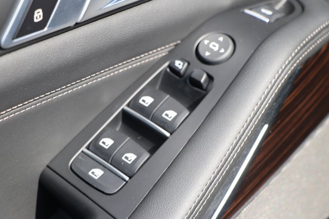 Vehicle image 26 of 38