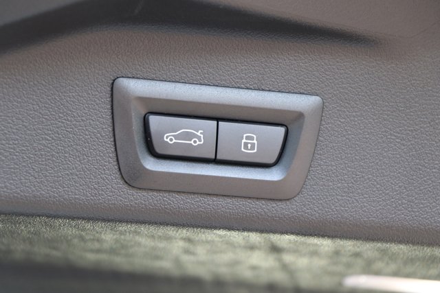 Vehicle image 37 of 38