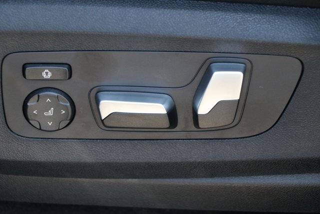 Vehicle image 27 of 38