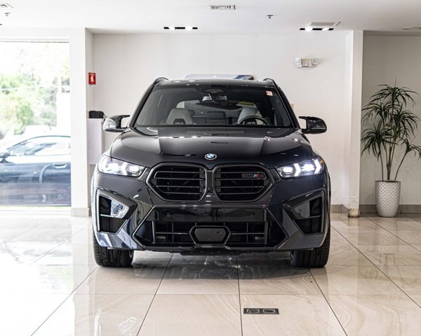 2026 BMW X5 M Competition Image 2 of 40