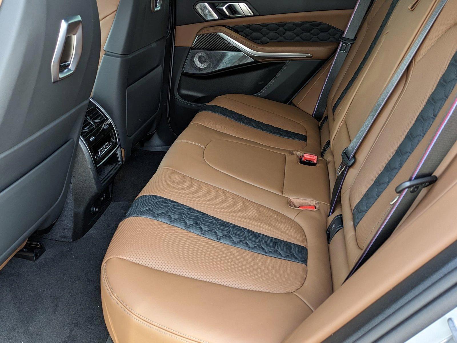 Vehicle image 10 of 19