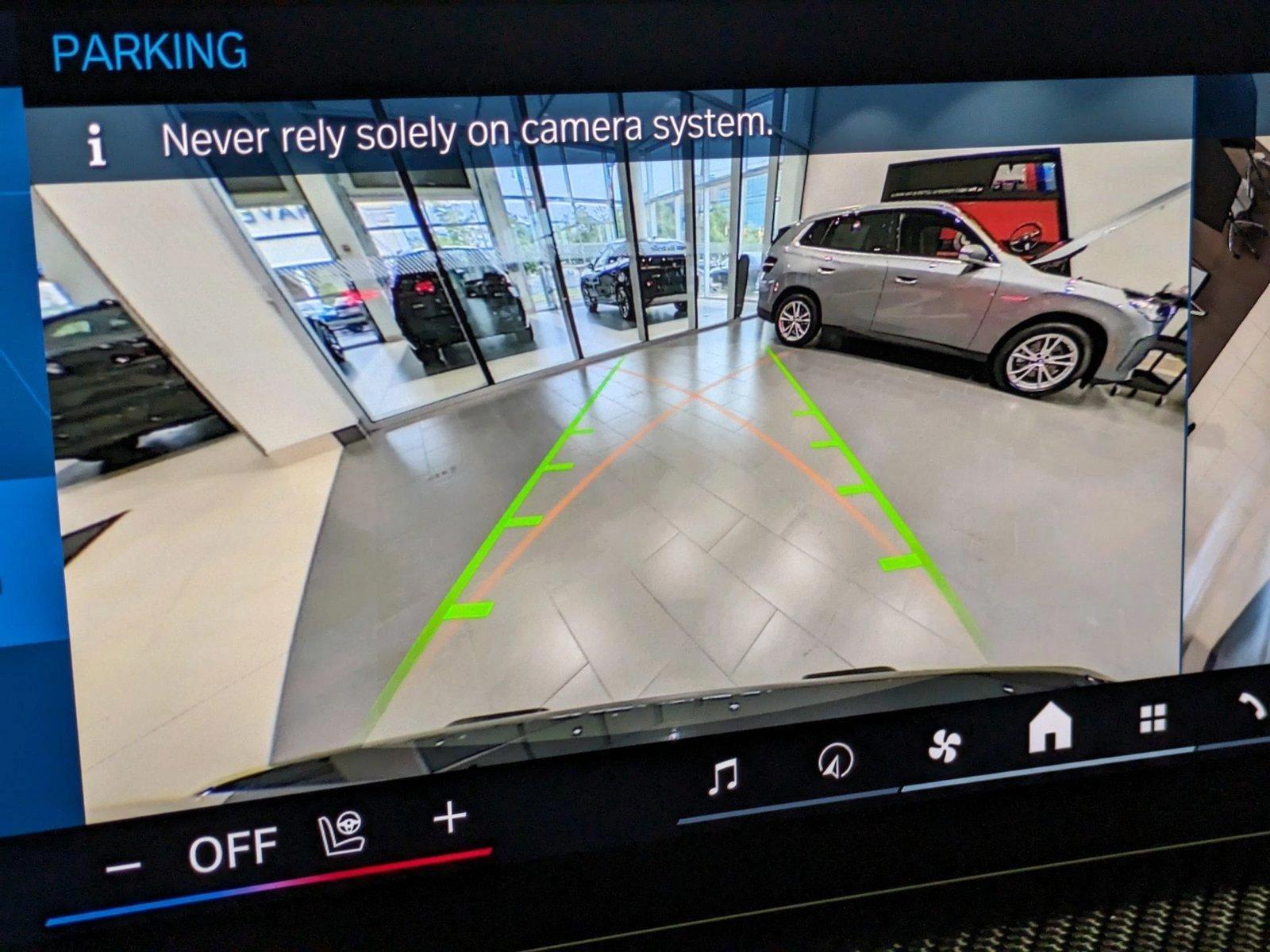 Vehicle image 14 of 19