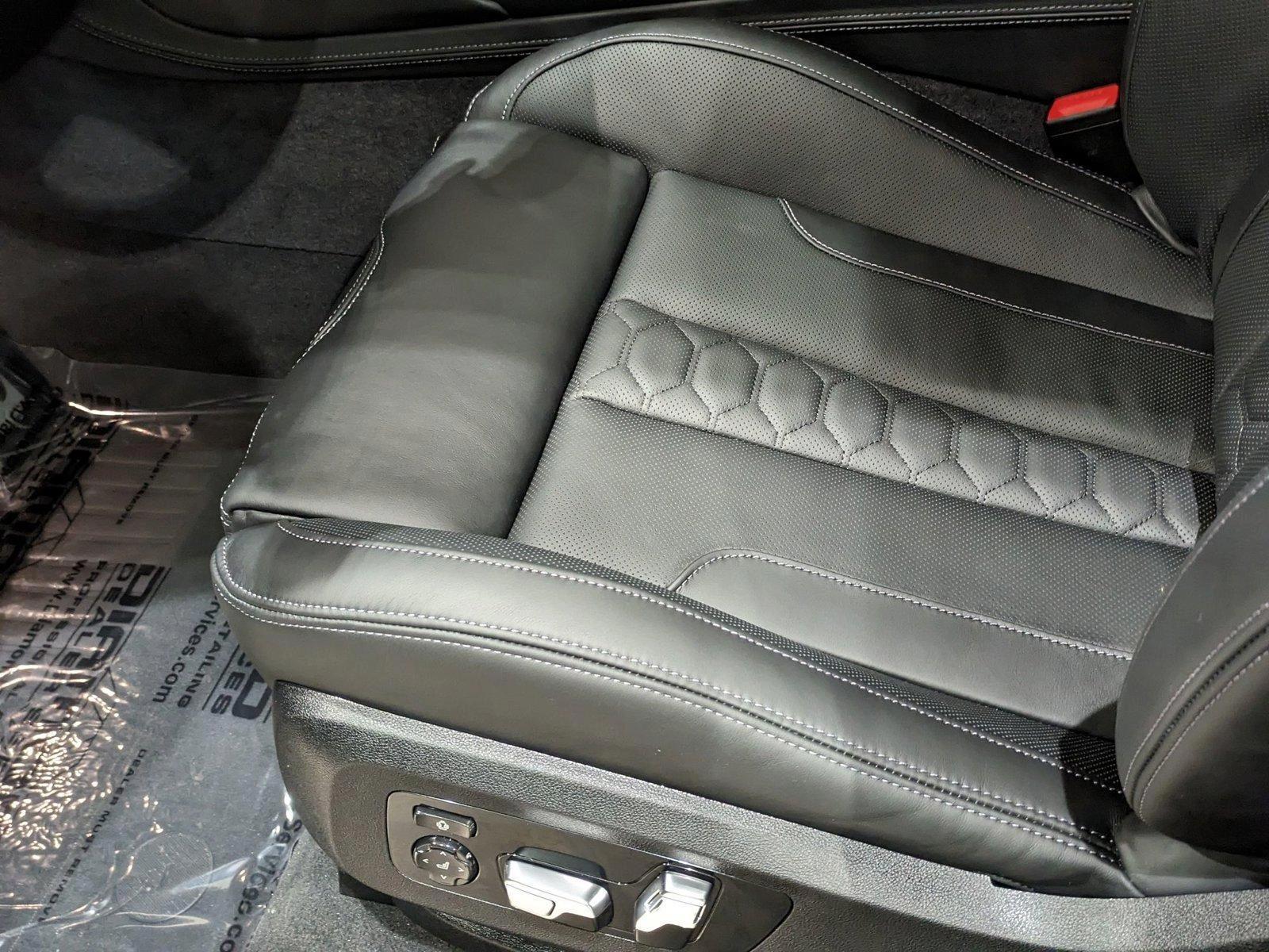 Vehicle image 19 of 19
