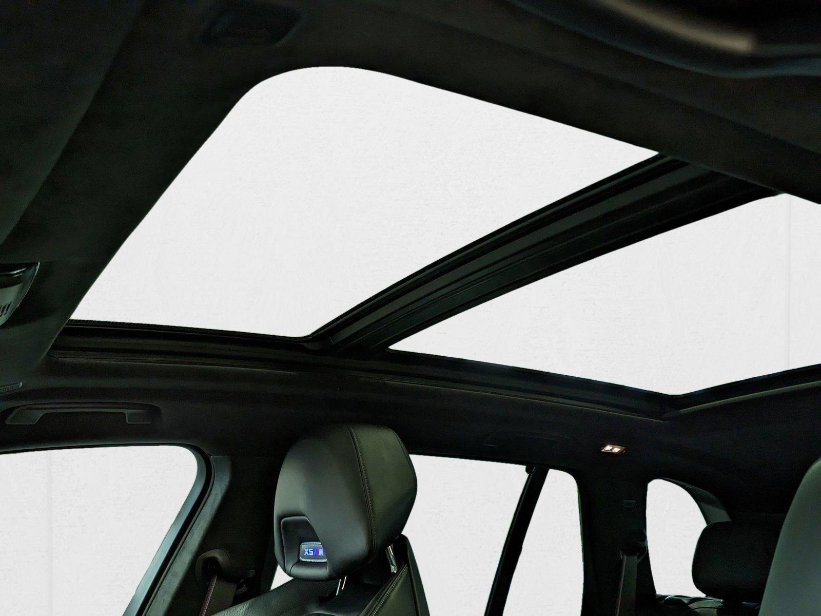Vehicle image 13 of 19