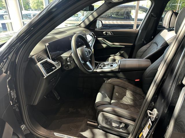 2026 BMW X5 xDrive50e Image 9 of 15