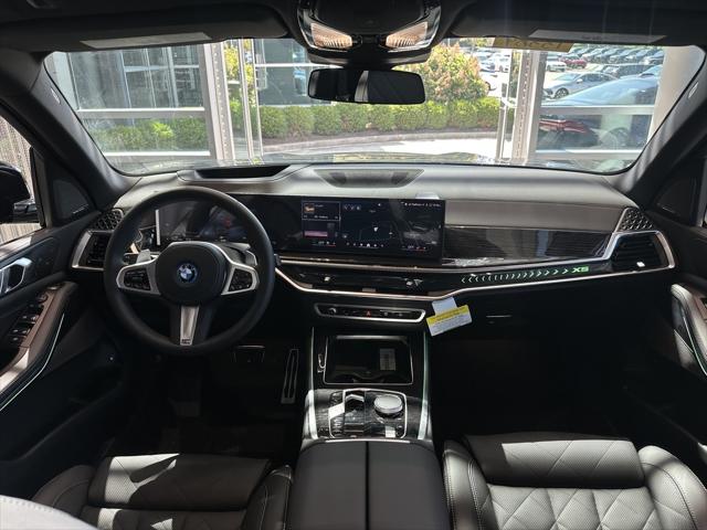 2026 BMW X5 xDrive50e Image 10 of 15