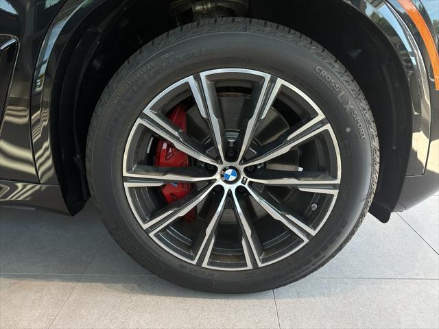 2026 BMW X5 xDrive50e Image 5 of 15