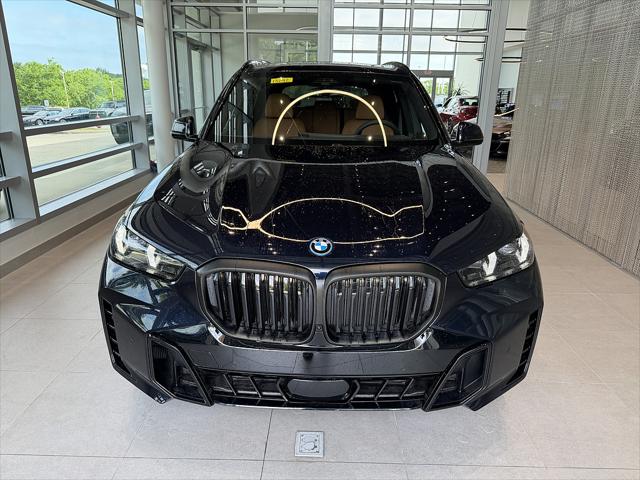 2026 BMW X5 xDrive50e Image 2 of 15