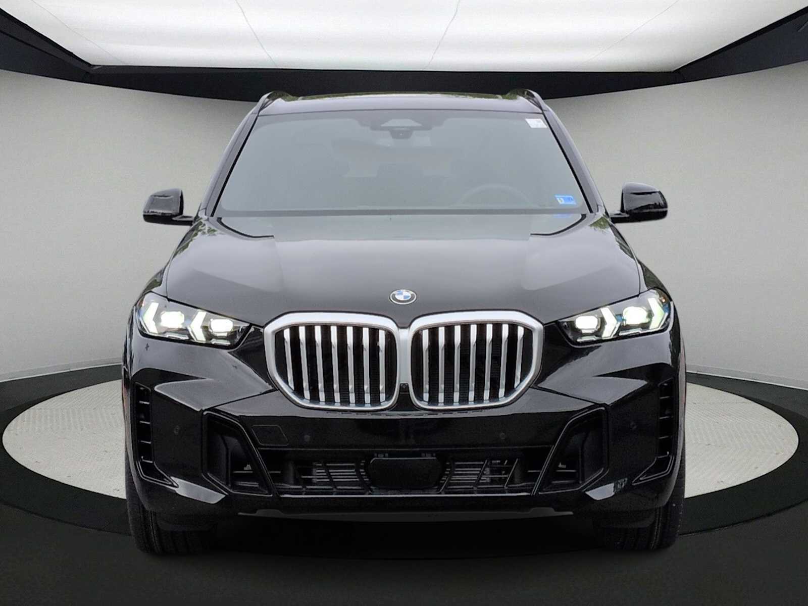 2026 BMW X5 xDrive40i Image 3 of 37