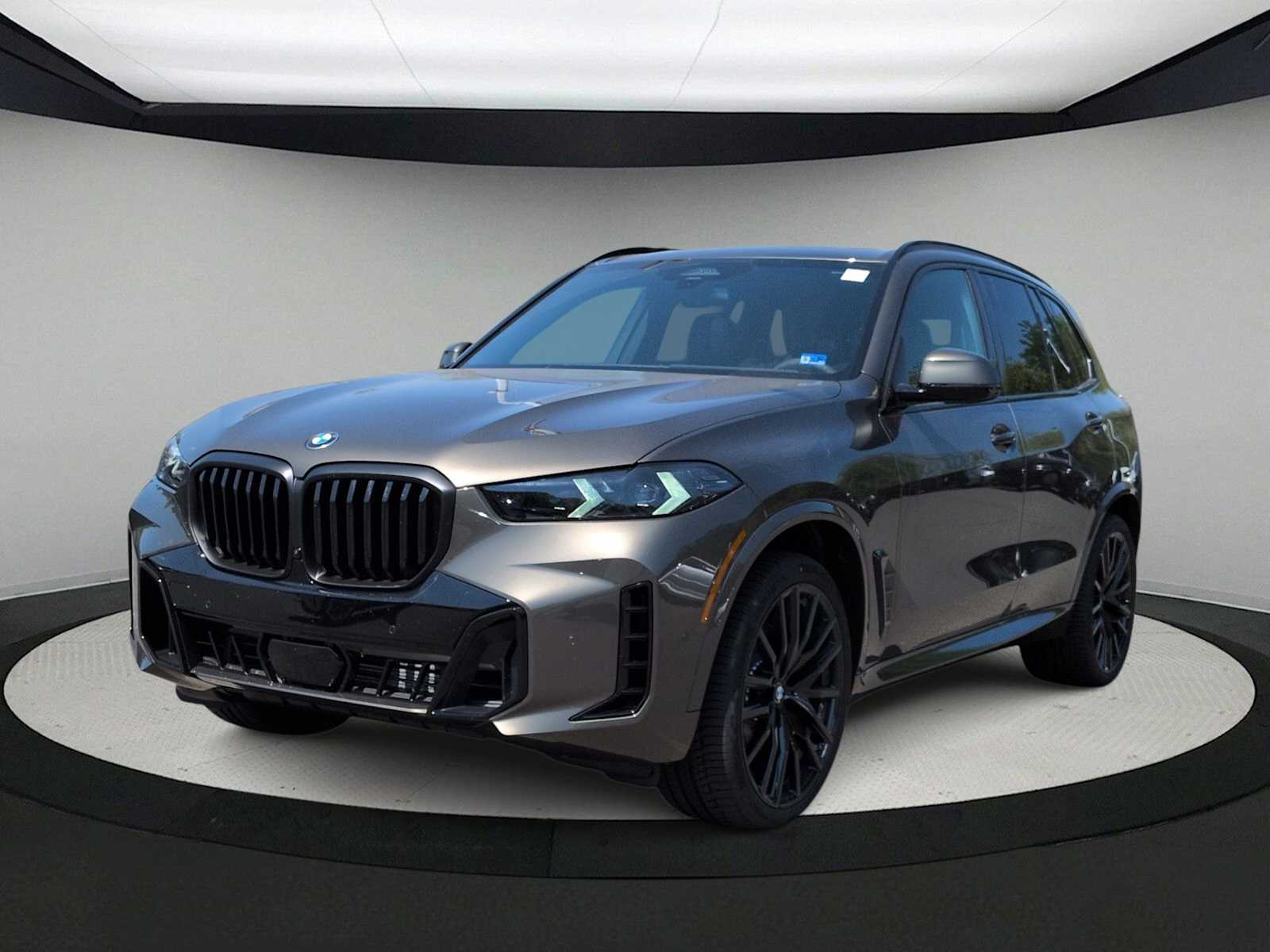 2026 BMW X5 xDrive40i Image 1 of 40