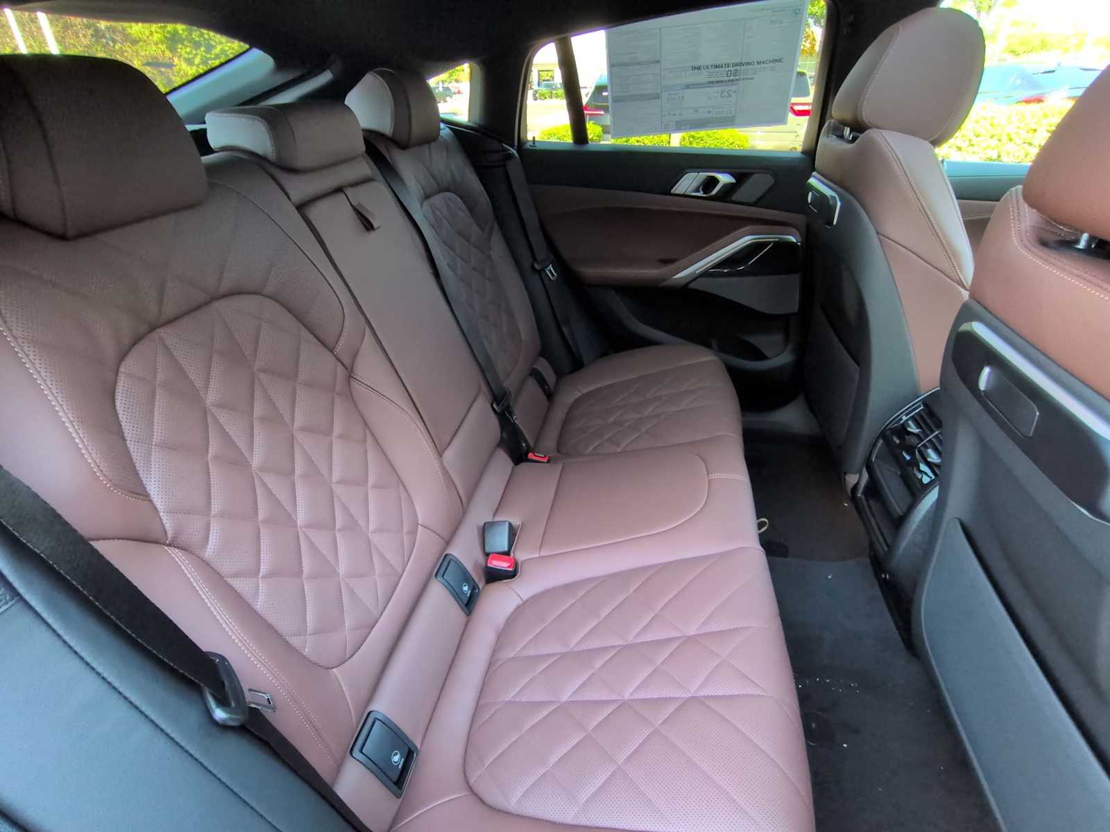 2026 BMW X6 xDrive40i Image 13 of 39