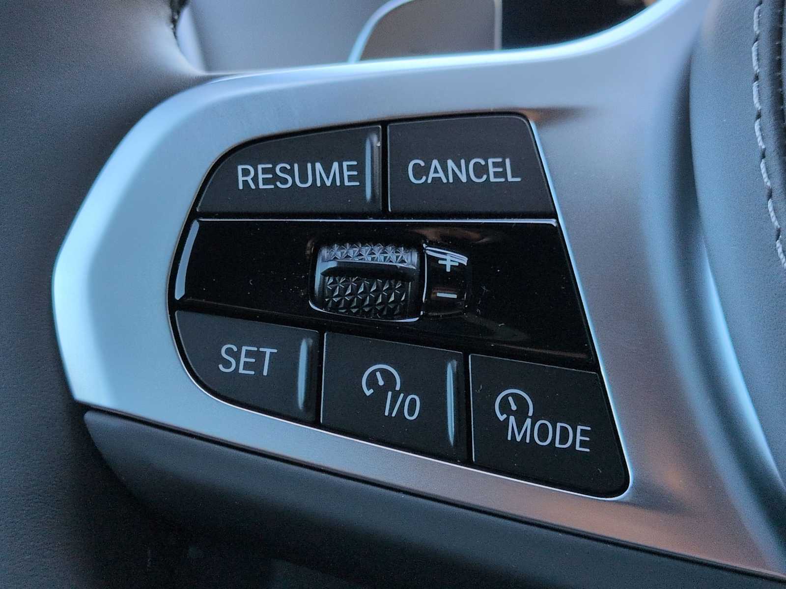 2026 BMW X6 xDrive40i Image 37 of 39