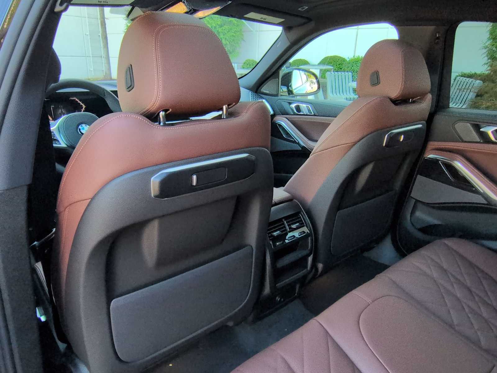 2026 BMW X6 xDrive40i Image 16 of 39