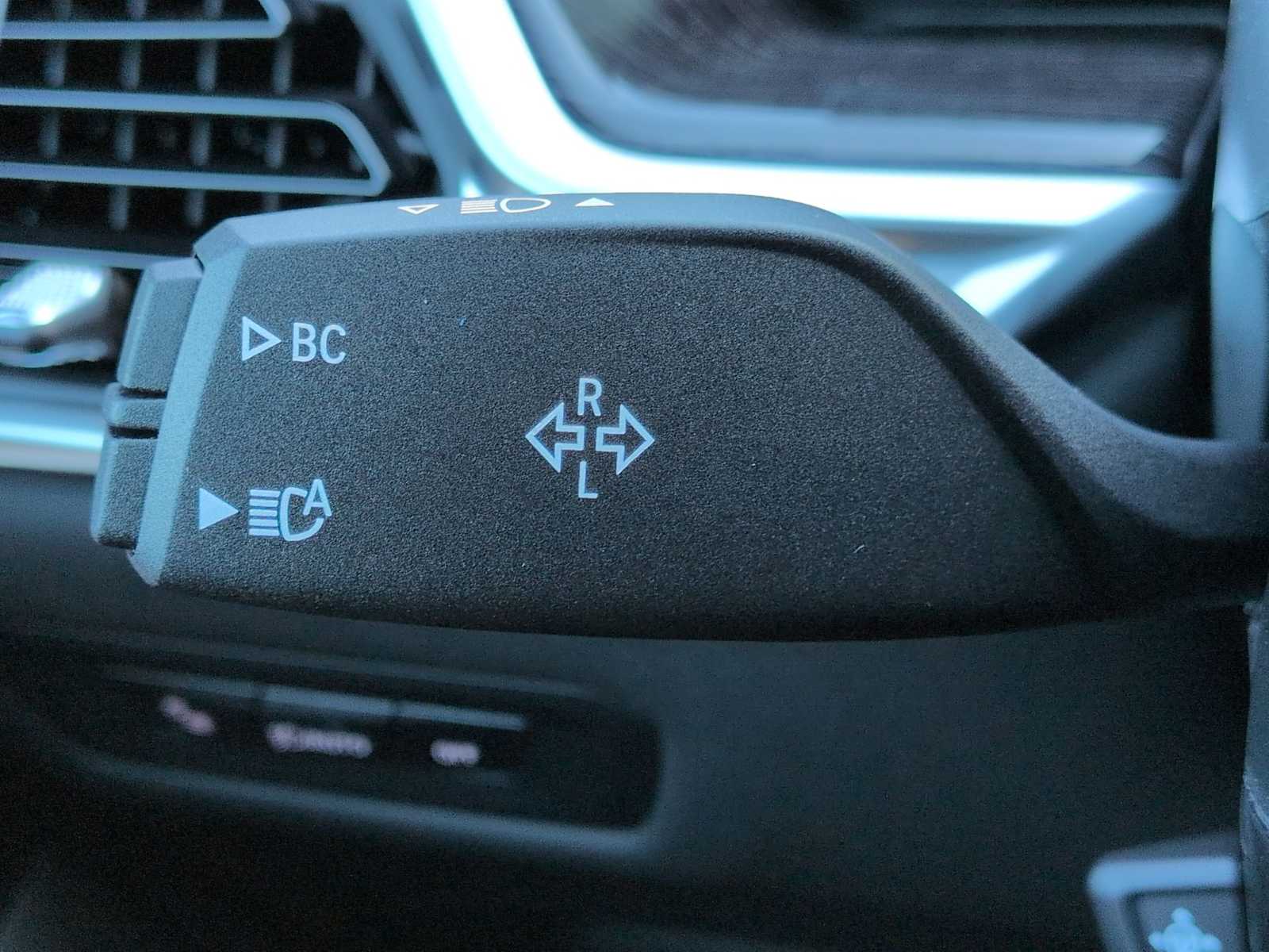 2026 BMW X6 xDrive40i Image 30 of 39