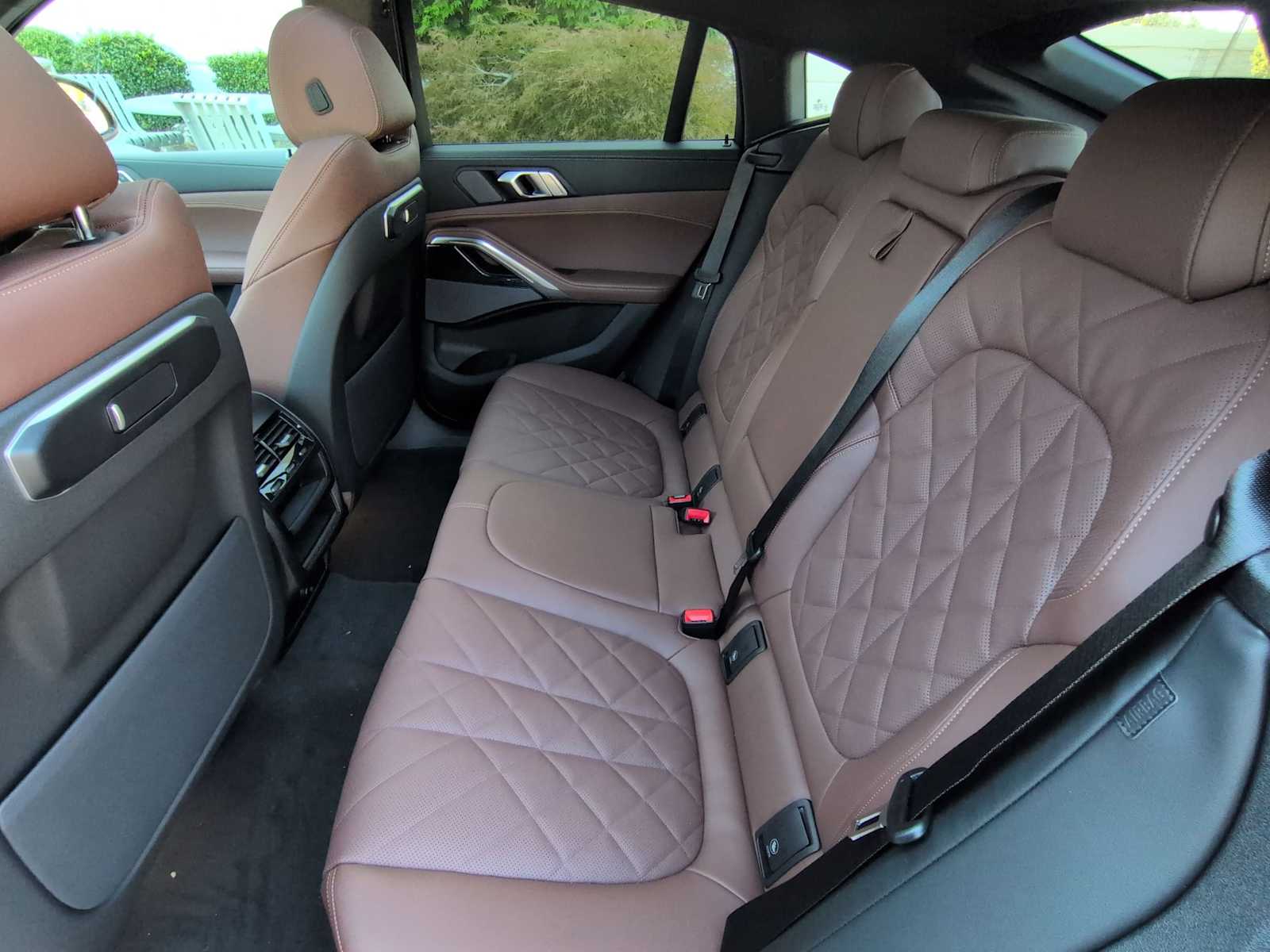 2026 BMW X6 xDrive40i Image 14 of 39