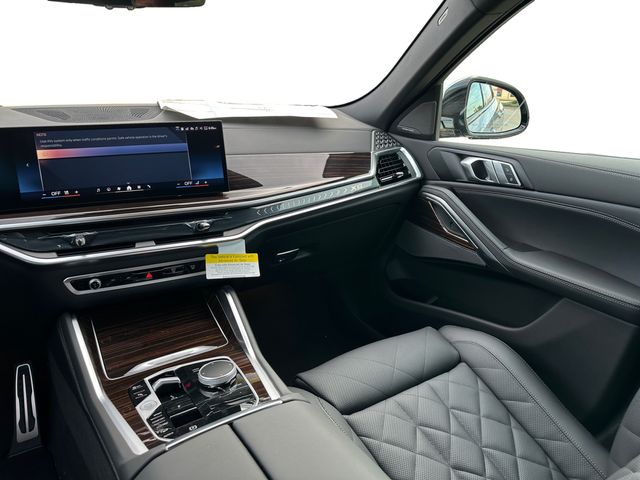 2026 BMW X6 xDrive40i Image 28 of 31