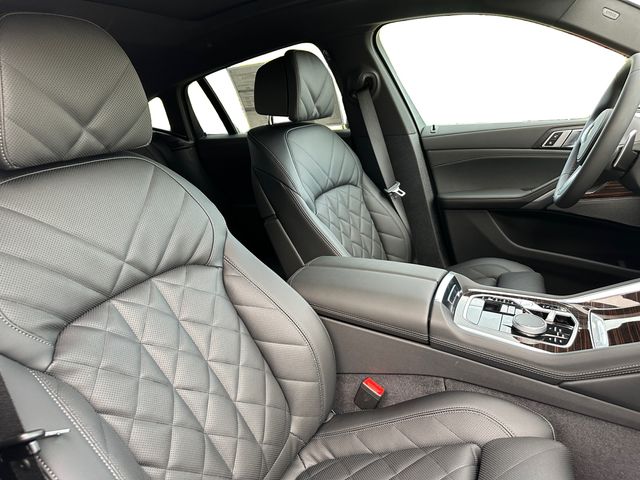 2026 BMW X6 xDrive40i Image 19 of 31