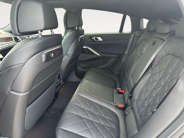 2026 BMW X6 xDrive40i Image 21 of 31