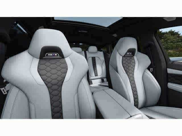 Vehicle image 21 of 44