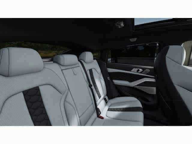 Vehicle image 22 of 44