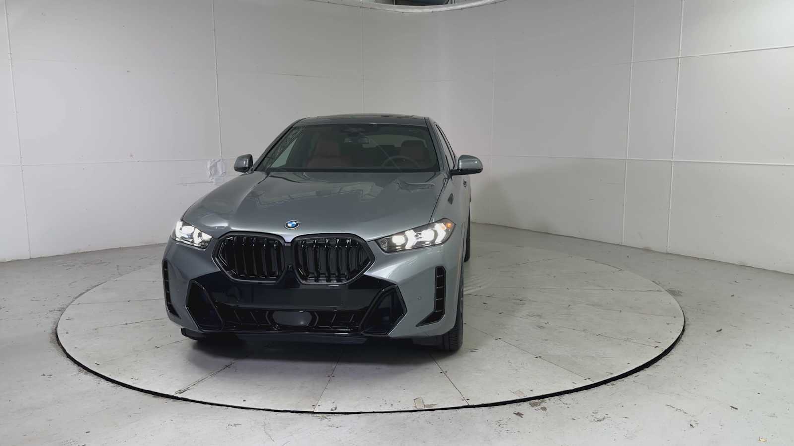 2026 BMW X6 xDrive40i Image 3 of 26
