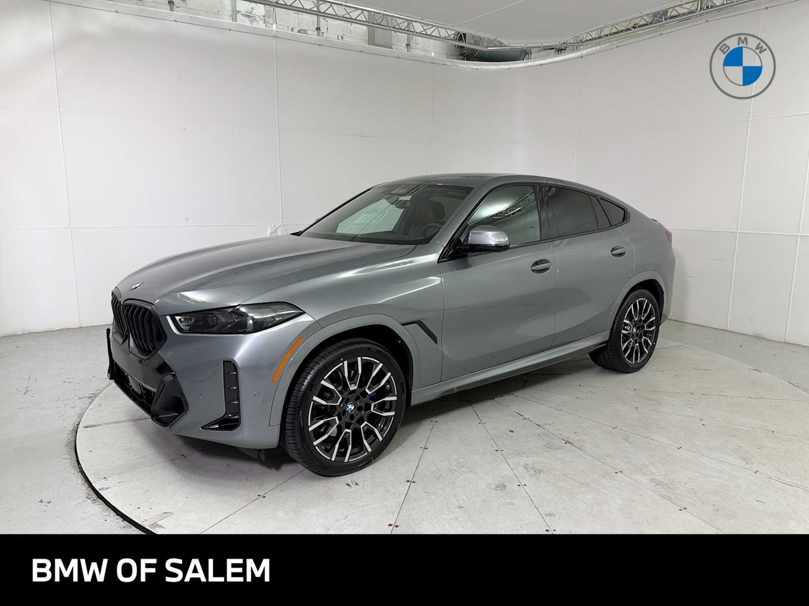 2026 BMW X6 xDrive40i Image 1 of 26