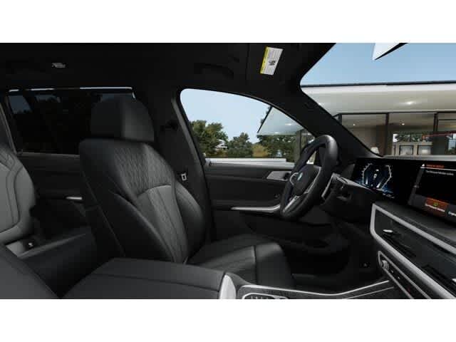 2026 BMW X7 M60i Image 14 of 14