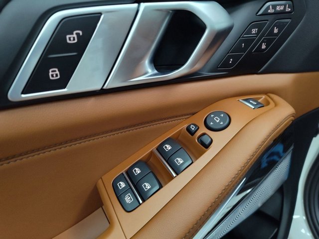 2026 BMW X7 M60i Image 28 of 29