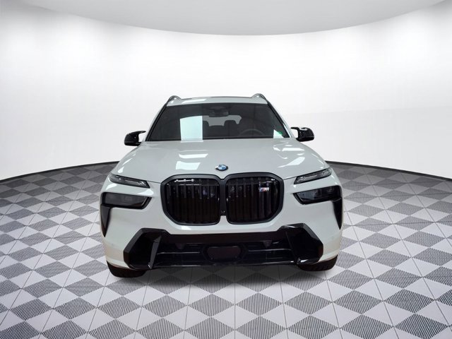 2026 BMW X7 M60i Image 2 of 29