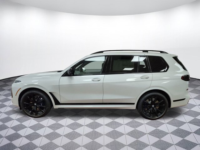 2026 BMW X7 M60i Image 8 of 29