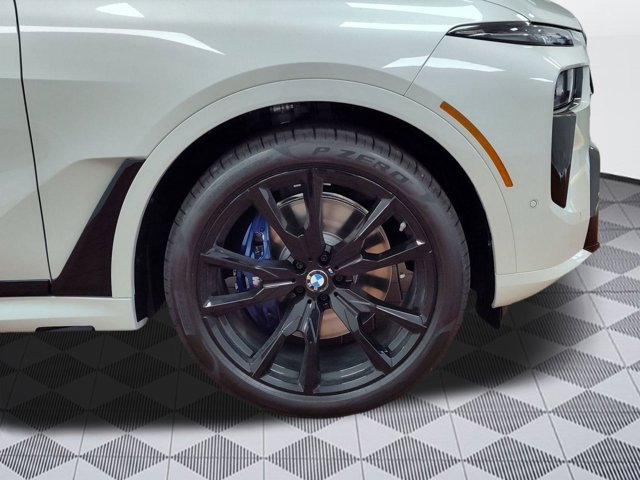 2026 BMW X7 M60i Image 9 of 29