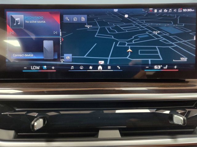 2026 BMW X7 M60i Image 18 of 29