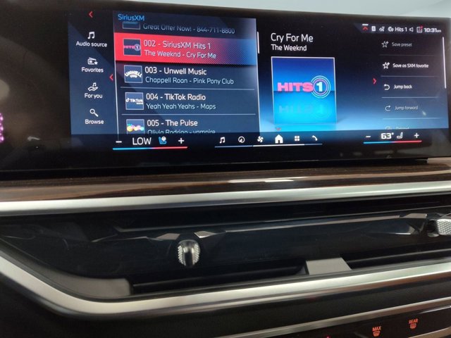 2026 BMW X7 M60i Image 16 of 29