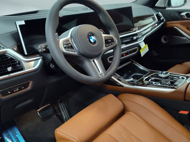 2026 BMW X7 M60i Image 14 of 29