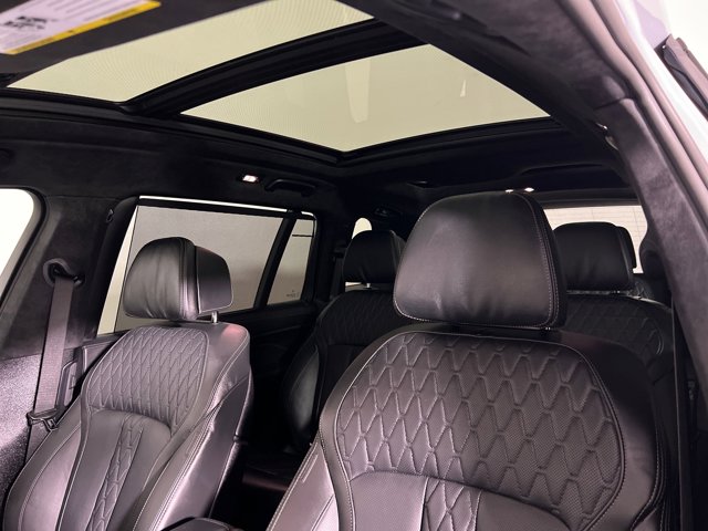 2026 BMW X7 M60i Image 14 of 38