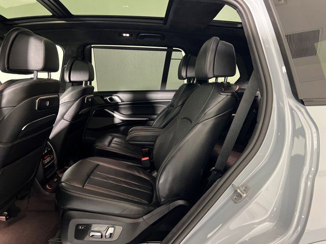 2026 BMW X7 M60i Image 15 of 38