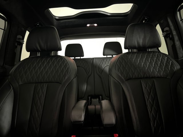 2026 BMW X7 M60i Image 12 of 38