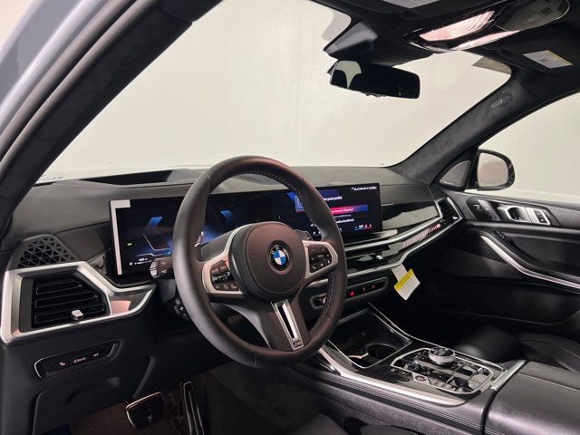 2026 BMW X7 M60i Image 18 of 38