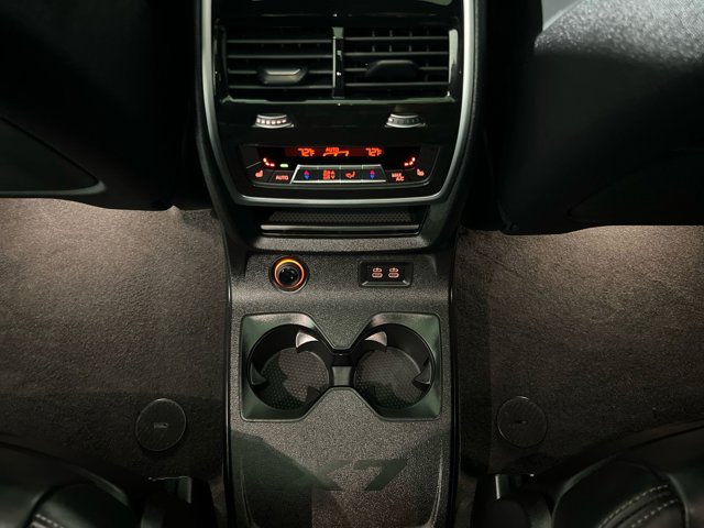 2026 BMW X7 M60i Image 33 of 38