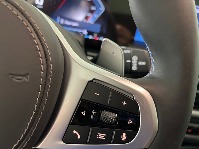 2026 BMW X7 M60i Image 38 of 38