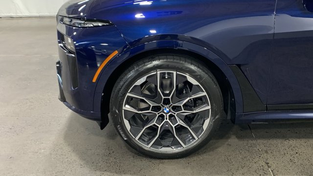 2026 BMW X7 M60i Image 9 of 31