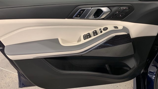 2026 BMW X7 M60i Image 23 of 31